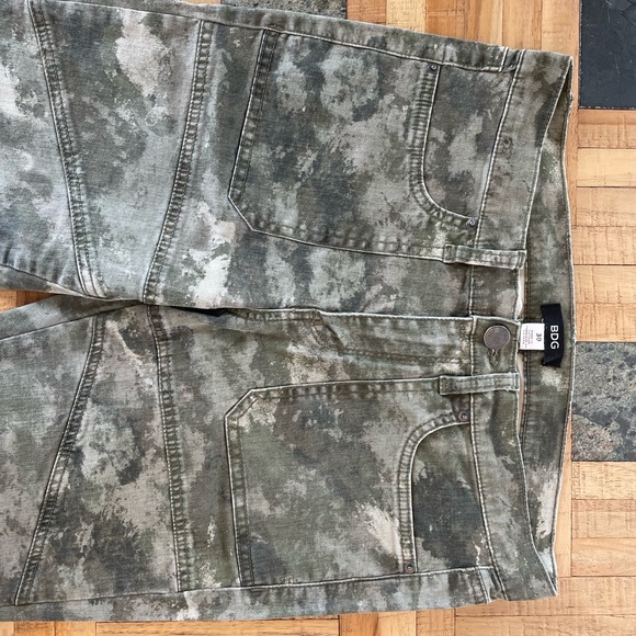 BGD Urban Outfitters Camo Skinny Jeans with Ankle Zippers - Picture 6 of 8